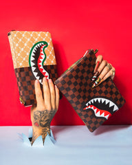 PARIS VS FLORENCE CROSSOVER CLUTCH