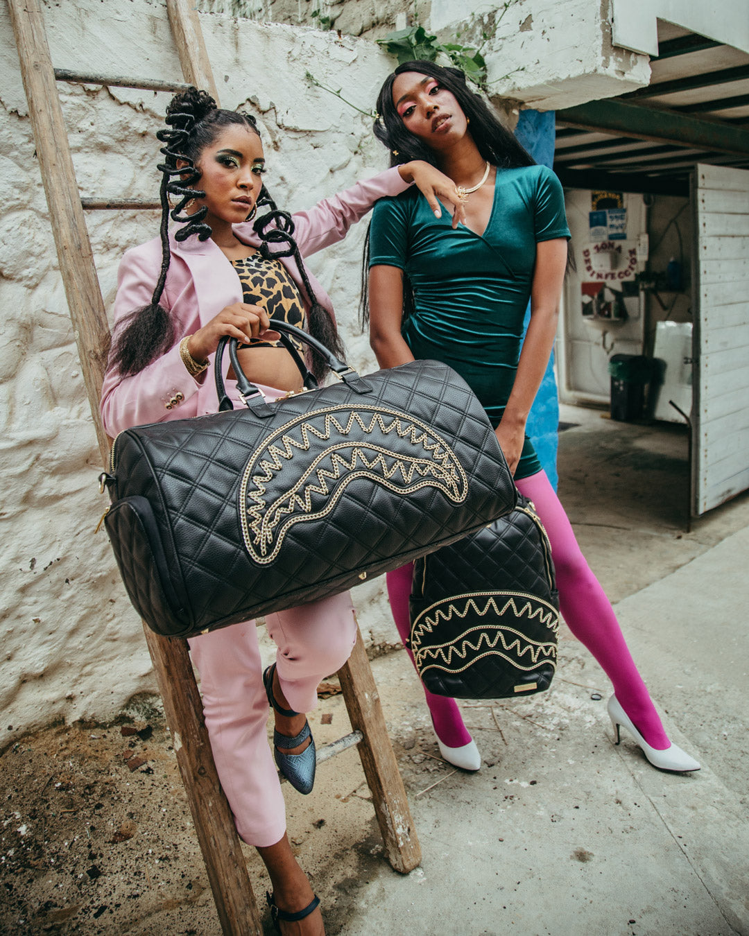 NOIR QUILT GOLD CHAIN SHARK DUFFLE