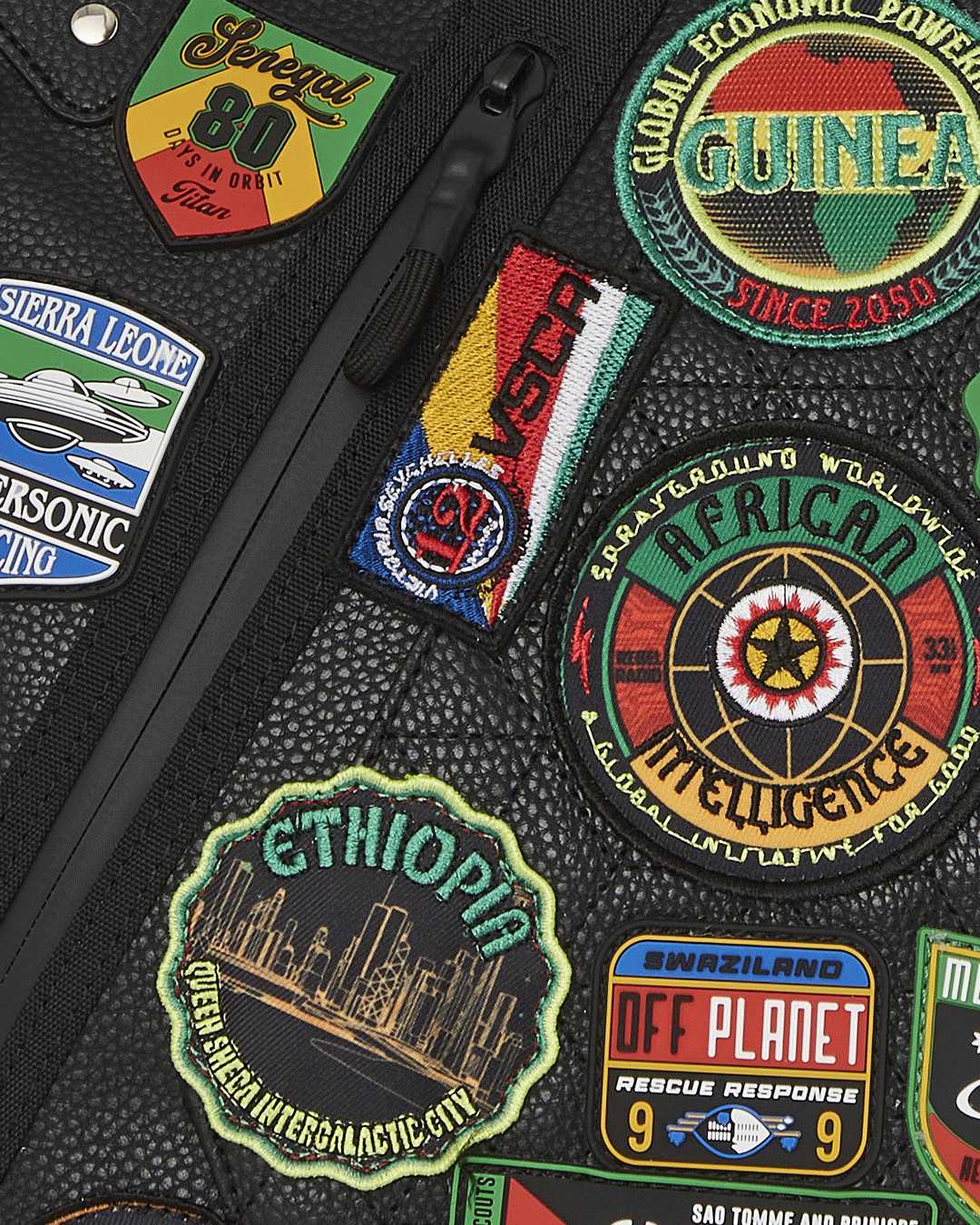 A.I. THE 54 (PATCHES OF AFRICA) CARGO TOTE