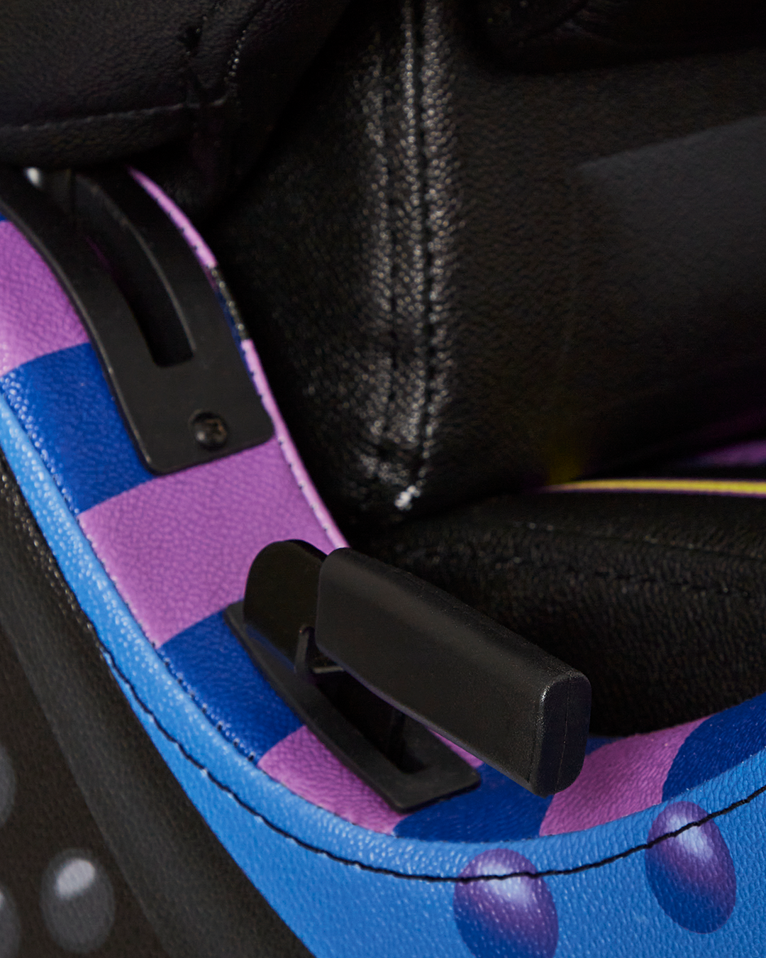 A.I. 12 BROOKLYN & BEYOND - SANDFLOWER COLLAB GAMING CHAIR